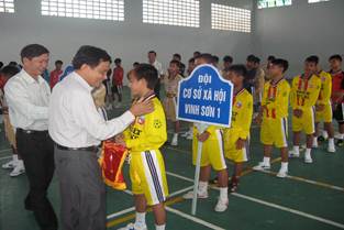 Giải bóng đá dành cho trẻ em có hoàn cảnh đặc biệt tỉnh Kon Tum năm 2014